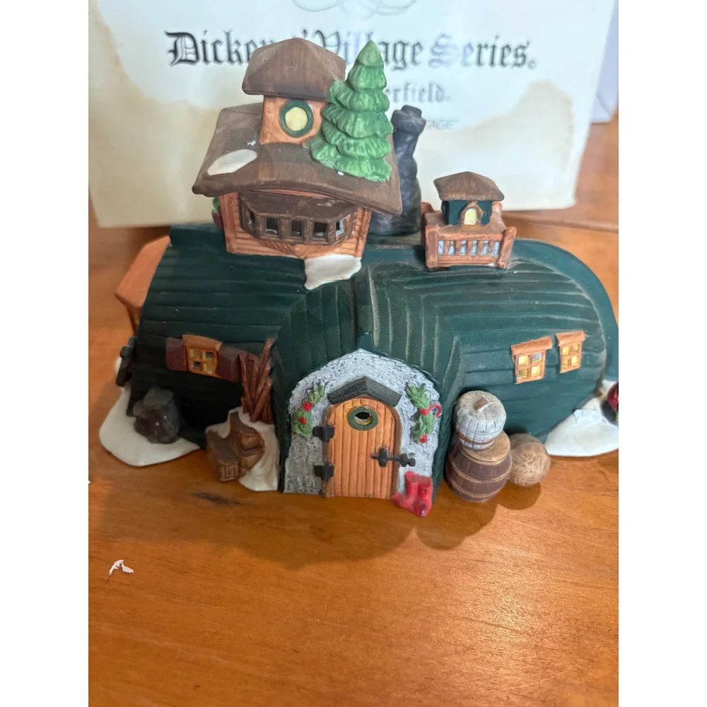 Department 56 Dickens Village Peggotty's Seaside Cottage David Copperfield Green